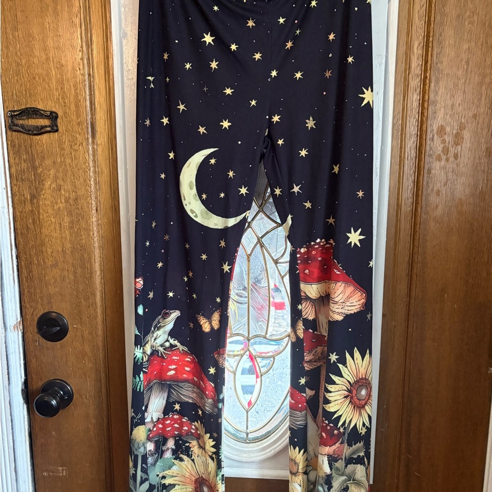 Celestial and Nature Print flare leggings